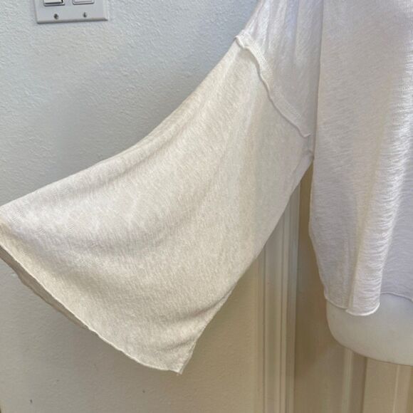 Young At Heart LA Lightweight Burnout Bell Sleeve Slouchy Top Size Medium NWT - Picture 3 of 10